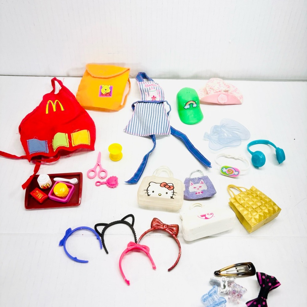 Large Mixed Vintage LOT of 90’s Barbie Dolls, Case, Clothes & Shoes 208 Pcs - Picture 12 of 16